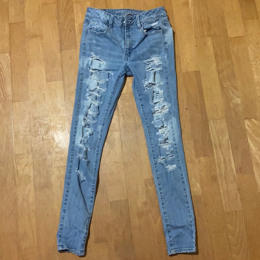 American Eagle High-Rise Super Stretch Ripped Jeans